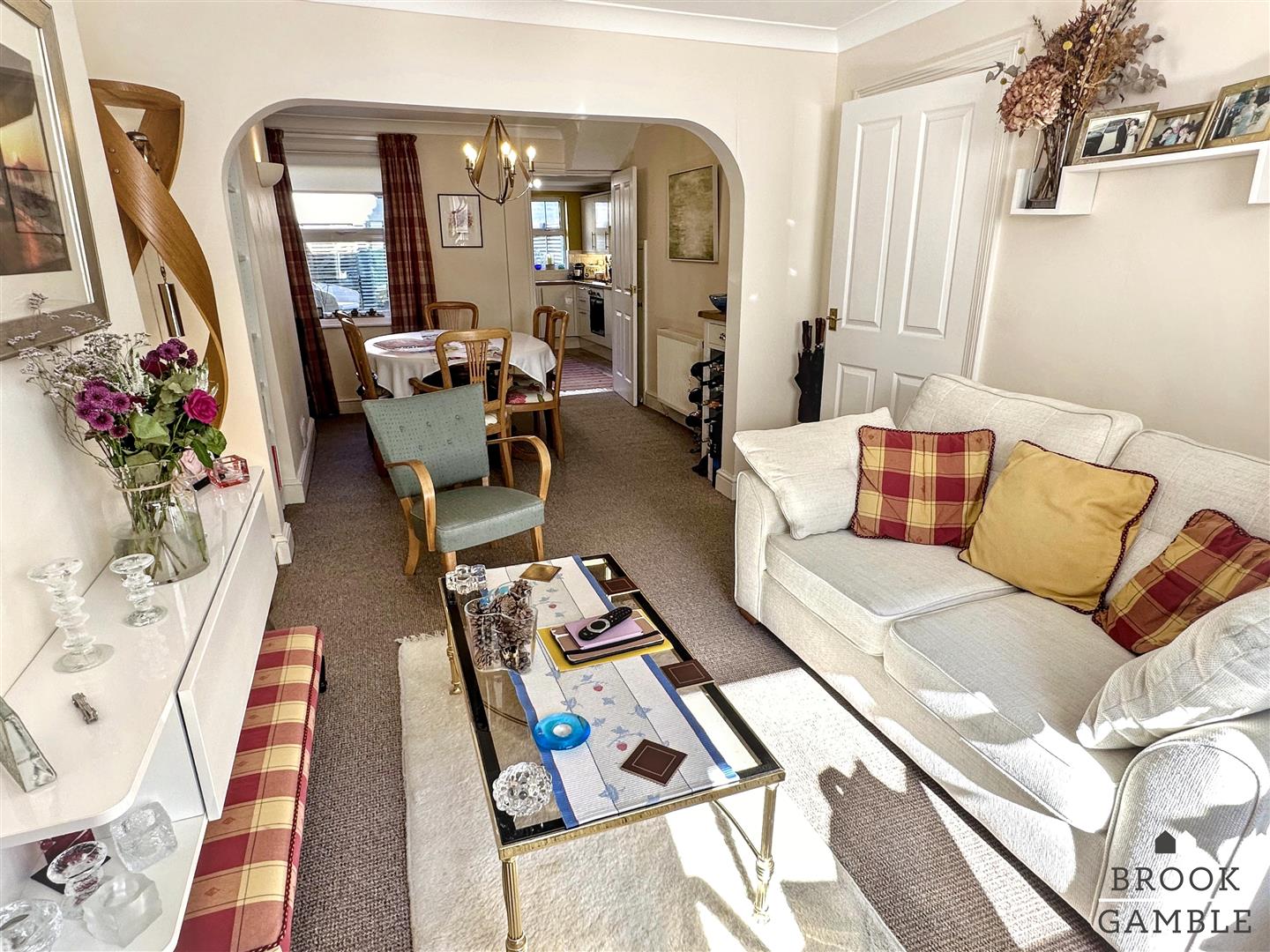 2 Bedroom House. Bourne Street in Eastbourne,  4